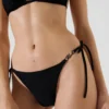 BIKINOVÉ KALHOTKY SE STRANNÝM VÁZÁNÍM BIKINOVÉ KALHOTKY SE STRANNÝM VÁZÁNÍM