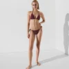 BIKINOVÉ KALHOTKY SE STRANNÝM VÁZÁNÍM BIKINOVÉ KALHOTKY SE STRANNÝM VÁZÁNÍM