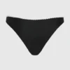 Bikiny se zoubkovaným lemem Bikiny se zoubkovaným lemem
