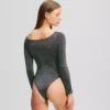 Charakteristický body s dlouhými rukávy Charakteristický body s dlouhými rukávy