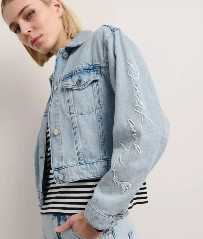 DISNEY X KL DENIMOVÁ BUNDA DISNEY X KL DENIMOVÁ BUNDA