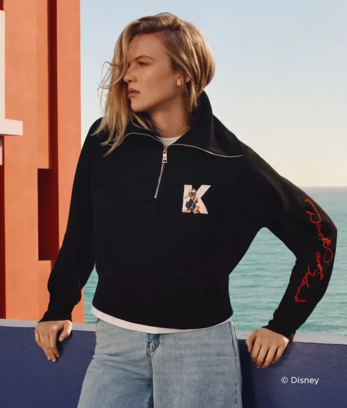 DISNEY X KL MIKINA S POLOVIČNÍM ZIPEM DISNEY X KL MIKINA S POLOVIČNÍM ZIPEM