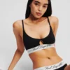 HOTEL KARL PEEPHOLE BRA