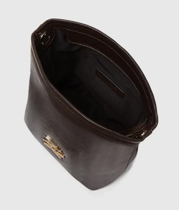 K/Autograph malá lesklá kabelka typu bucket