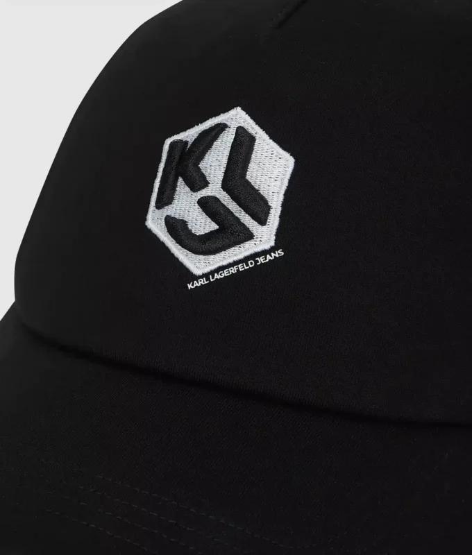 Kšiltovka s monogramem Kšiltovka s monogramem