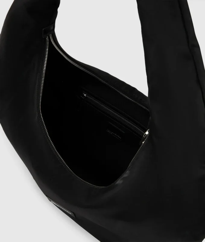 Lesklá nylonová taška typu hobo Lesklá nylonová taška typu hobo