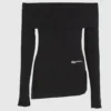 Pletený top s odhalenými rameny
