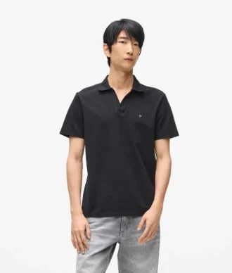 Polo tričko s monogramovou sponou Polo tričko s monogramovou sponou