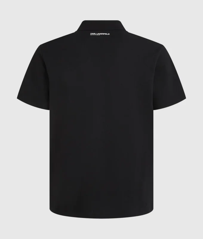 Polo tričko s monogramovou sponou Polo tričko s monogramovou sponou