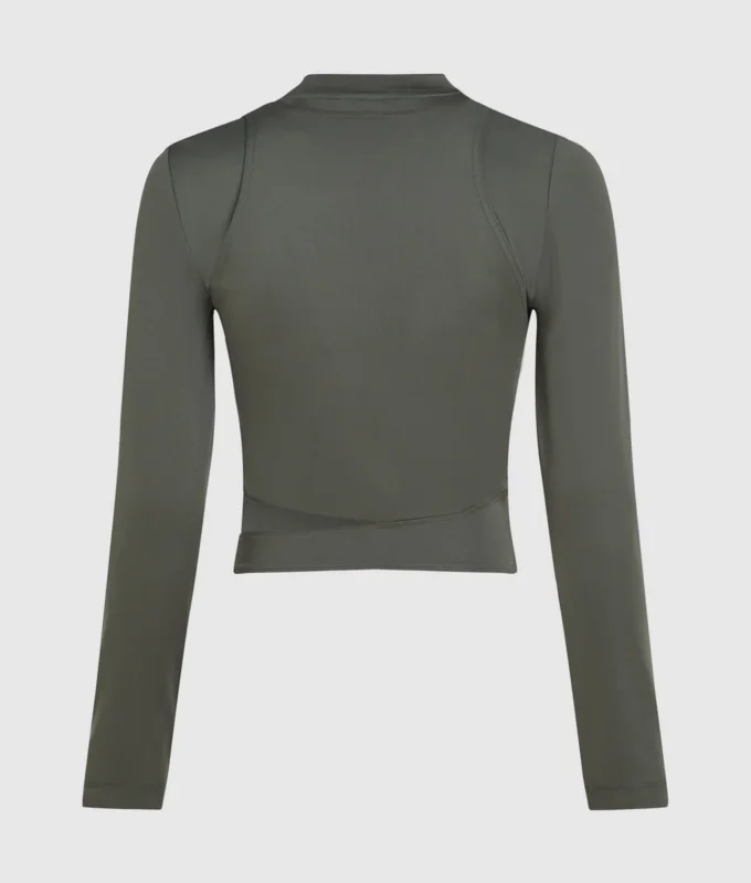 Praktický top s výřezy Praktický top s výřezy