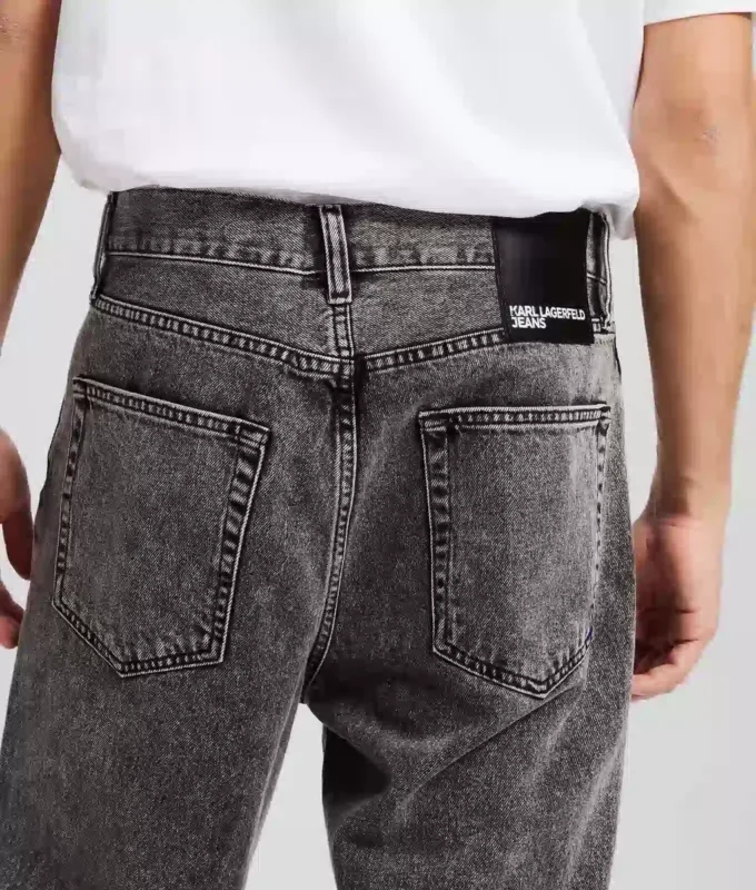 RELAXED JEANS