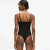 Signature body s vysokým vykrojením Signature body s vysokým vykrojením