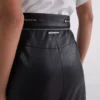SUKNĚ Z UMĚLÉ KŮŽE S DETAILEM ZIPU SUKNĚ Z UMĚLÉ KŮŽE S DETAILEM ZIPU