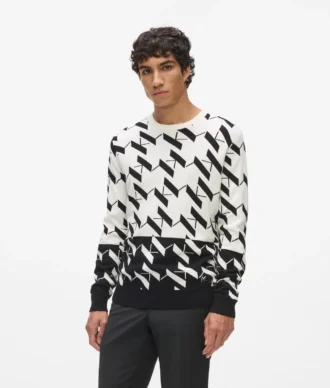 Svetr s monogramem