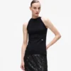 Top s halter výstřihem a kamínky Top s halter výstřihem a kamínky
