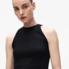 Top s halter výstřihem a kamínky Top s halter výstřihem a kamínky