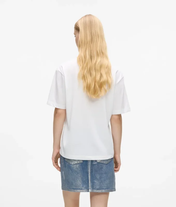 Tričko s monogramem a regular střihem Tričko s monogramem a regular střihem