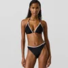 Trojúhelníkové bikiny s vroubkovaným lemem Trojúhelníkové bikiny s vroubkovaným lemem