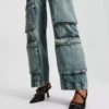 UTILITY MID-RISE RELAXED JEANS UTILITY MID-RISE RELAXED JEANS