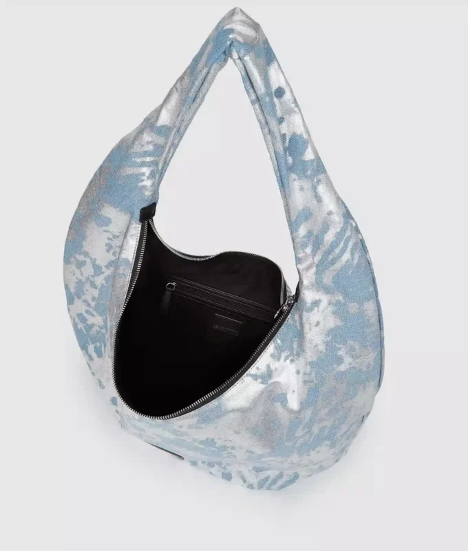 Velká lesklá denimová taška typu hobo